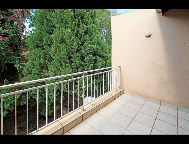 2 BEDROOM APARTMENT FOR SALE IN BUCCLEUCH